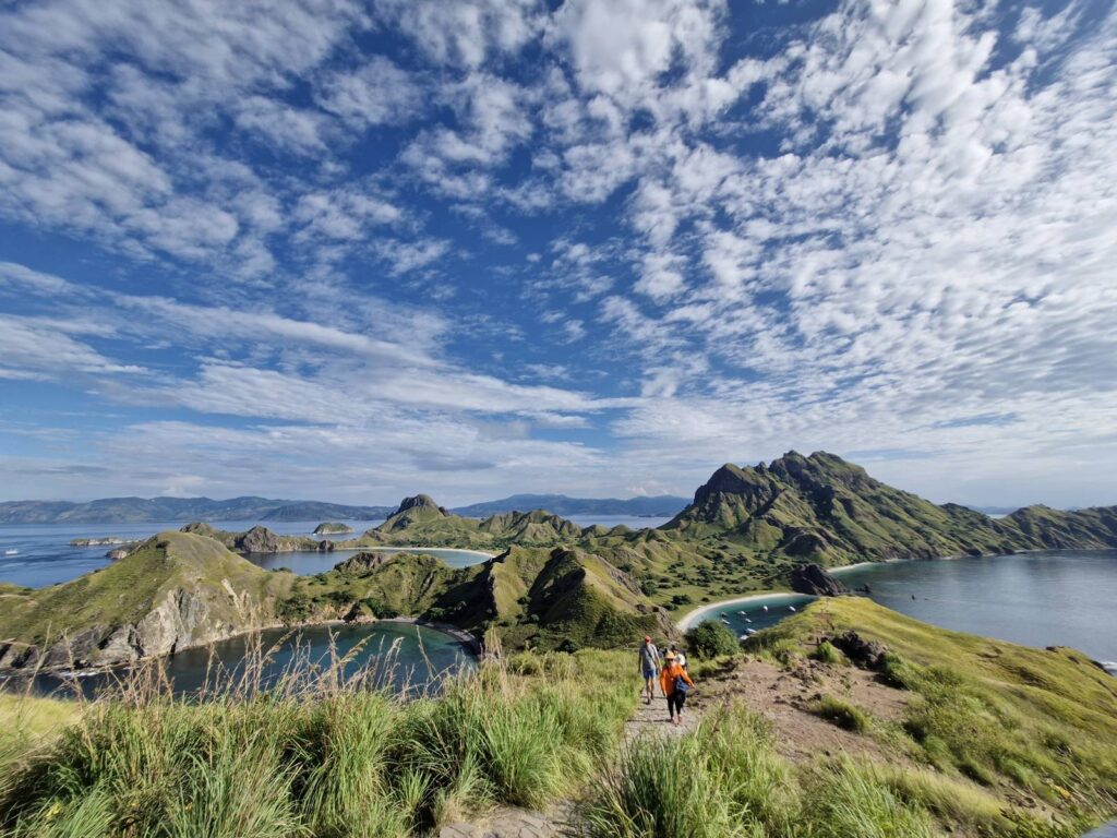 Birunya Keindahan Pulau Padar, Labuan Bajo